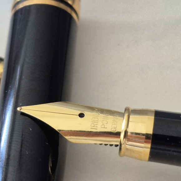 Brand New Iridium Made In Germany Black Fountain Pen with Gold Accents - Picture 3 of 6